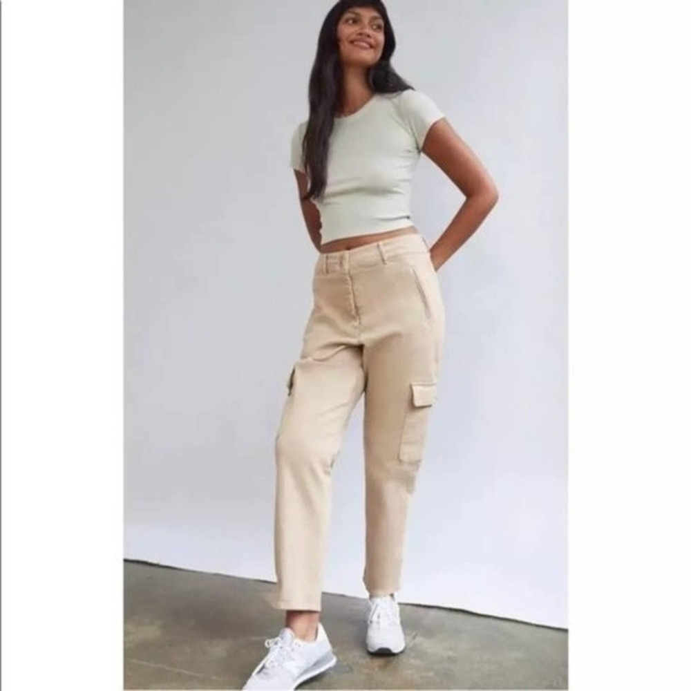 Aritzia Wilfred Free Modern Cargo Pants